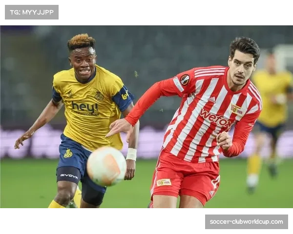 圣保利边锋哈特尔成核心 低成本阵容展现团队战斗力